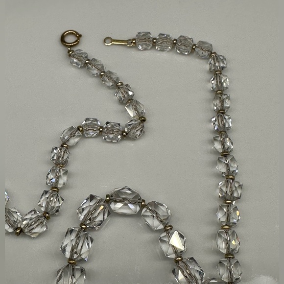 ANTIQUE Faceted Crystal Graduated Bead Necklace on Gold Chain - Picture 8 of 12